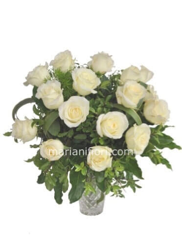Bouquet di 12 rose bianche e verdi decorativi