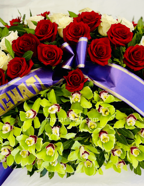 cuscino funebre di rose e orchide